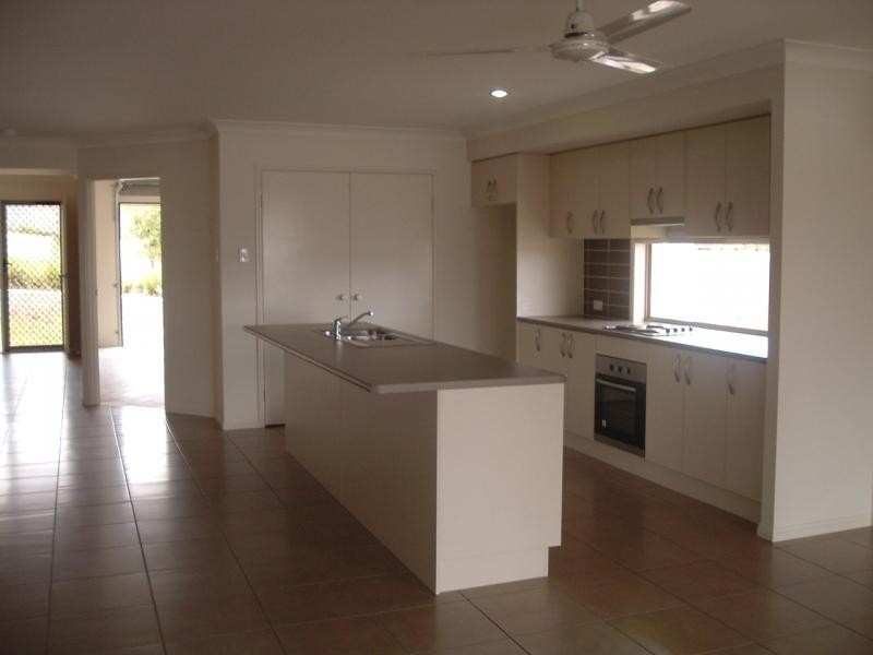 29 Frankland Ave, Waterford QLD 4133