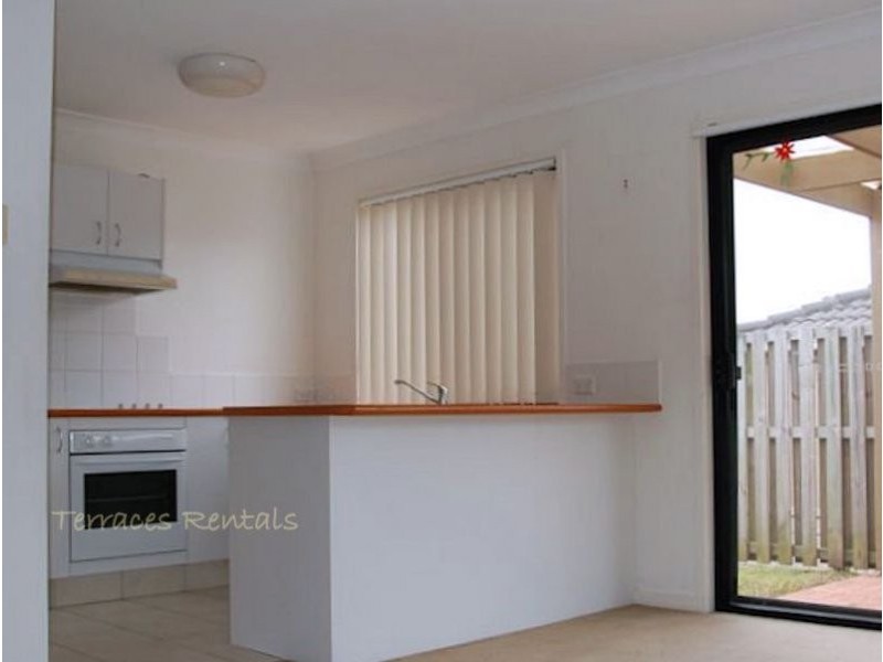 1a/24 Amsonia Court,, Arundel QLD 4214