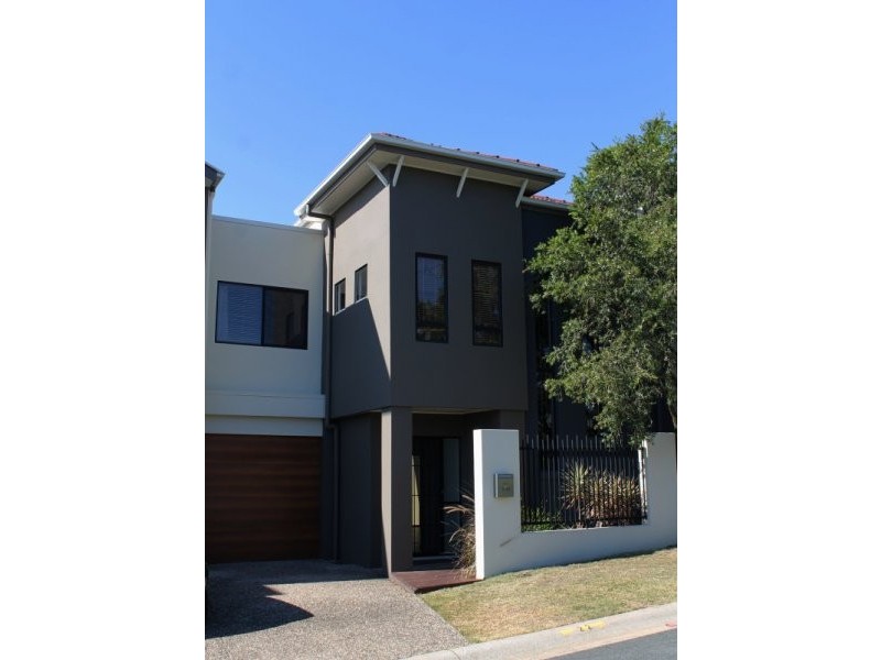 2/22 Lantau Crescent, Varsity Lakes QLD 4227