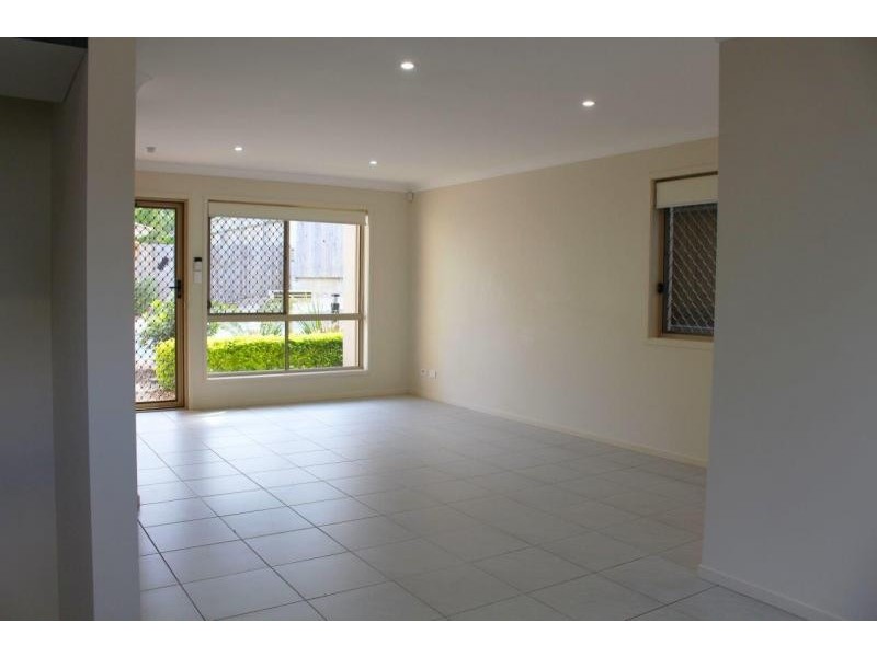 SLUG/582 Manly Road, Wakerley QLD 4154