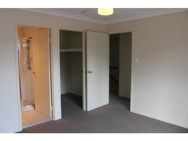 SLUG/582 Manly Road, Wakerley QLD 4154