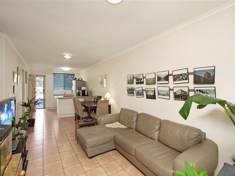 2/983 Gold Coast Hwy, Palm Beach QLD 4221