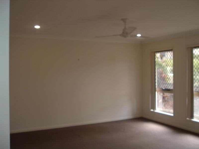 29 Frankland Ave, Waterford QLD 4133