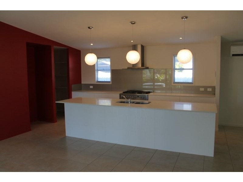 44 Twelfth Avenue, Palm Beach QLD 4221