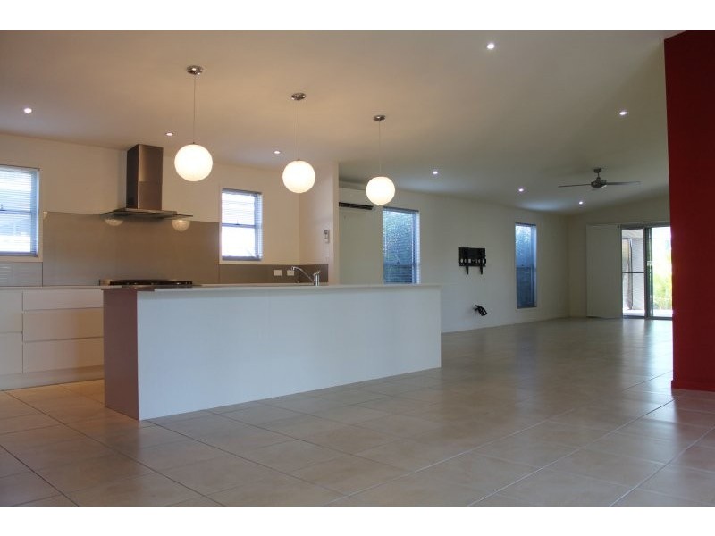 44 Twelfth Avenue, Palm Beach QLD 4221