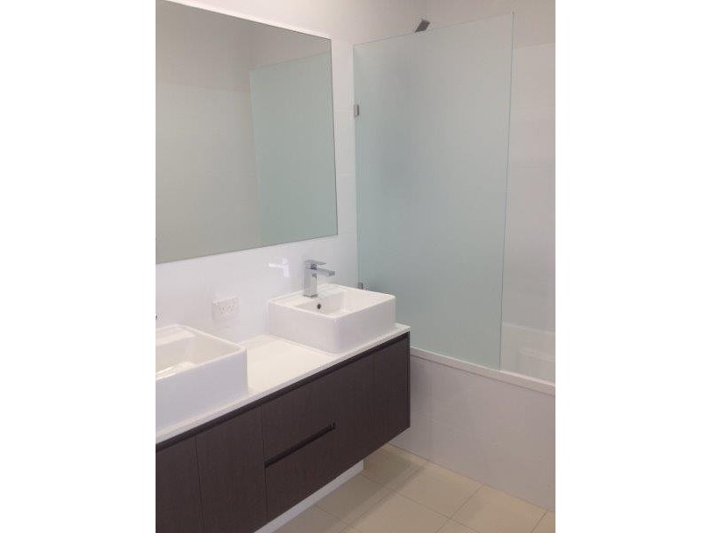 00 South Bay Drive, Varsity Lakes QLD 4227