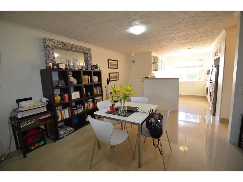 12/37 Mawarra Street, Chevron Island QLD 4217