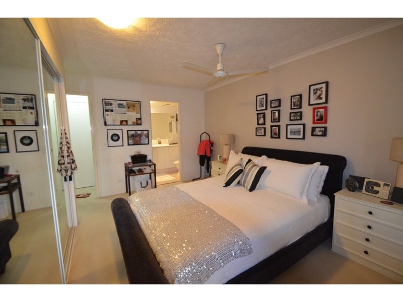 12/37 Mawarra Street, Chevron Island QLD 4217