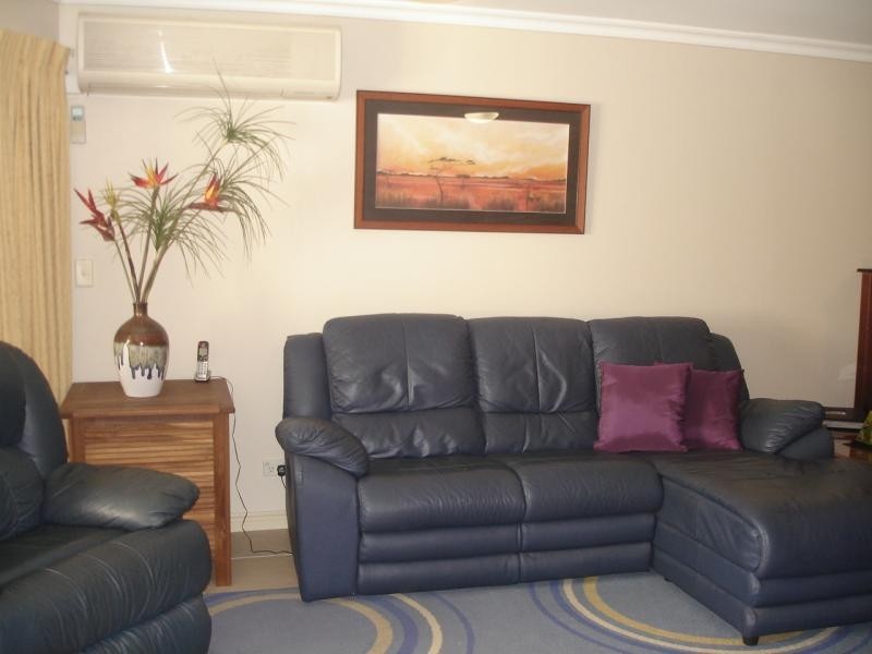 10/126 Old Burleigh Road, Broadbeach QLD 4218