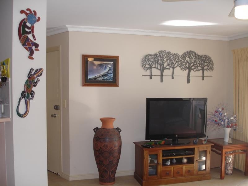 10/126 Old Burleigh Road, Broadbeach QLD 4218