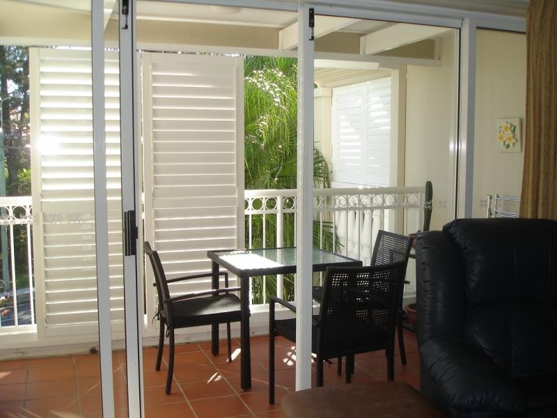 10/126 Old Burleigh Road, Broadbeach QLD 4218