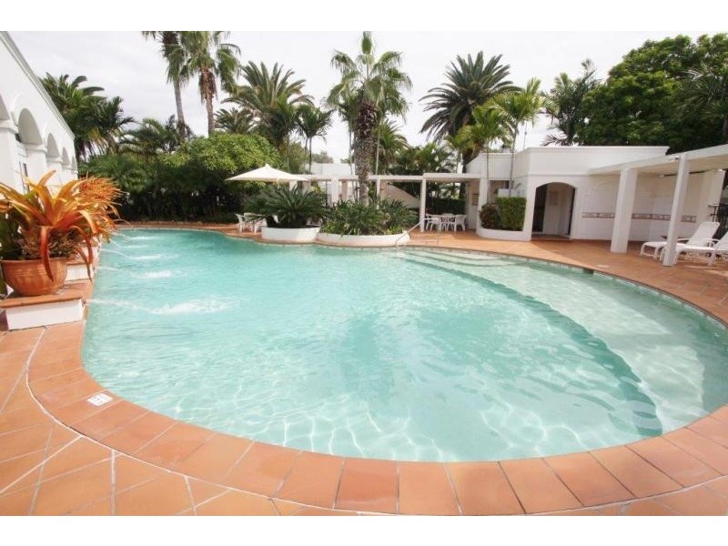 11/100 Cotlew St East, Southport QLD 4215