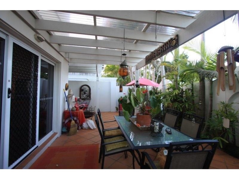 11/100 Cotlew St East, Southport QLD 4215