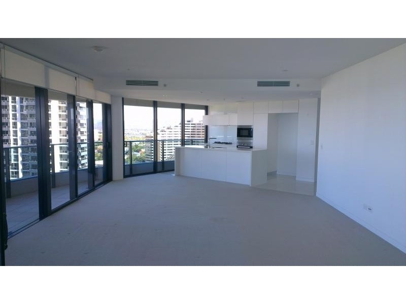 21 ELIZABETH AVENUE, Broadbeach QLD 4218