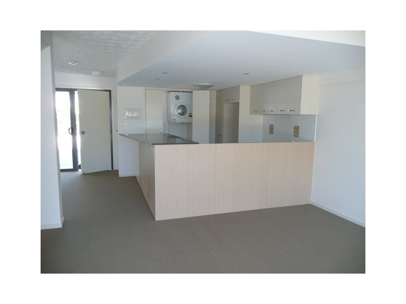 34/10 Grand Parade, Kawana Island QLD 4575