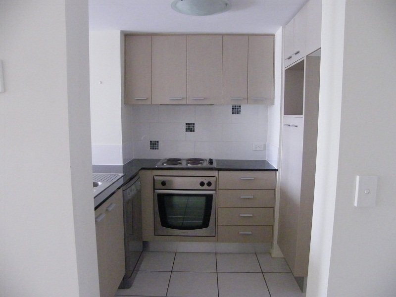 43/4 Grand Parade, Kawana Island QLD 4575