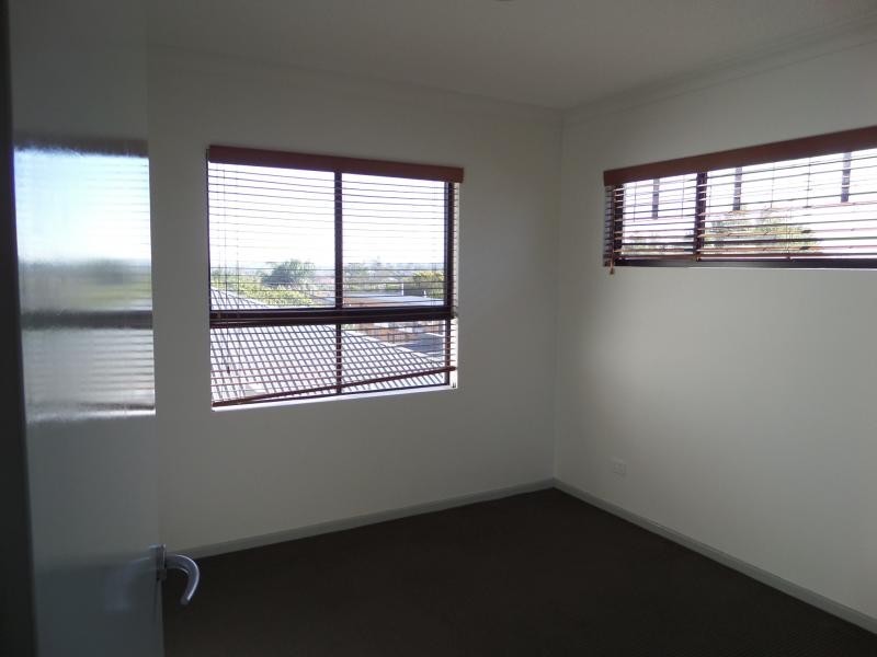 9/15 Kitchener Street., Coorparoo QLD 4151