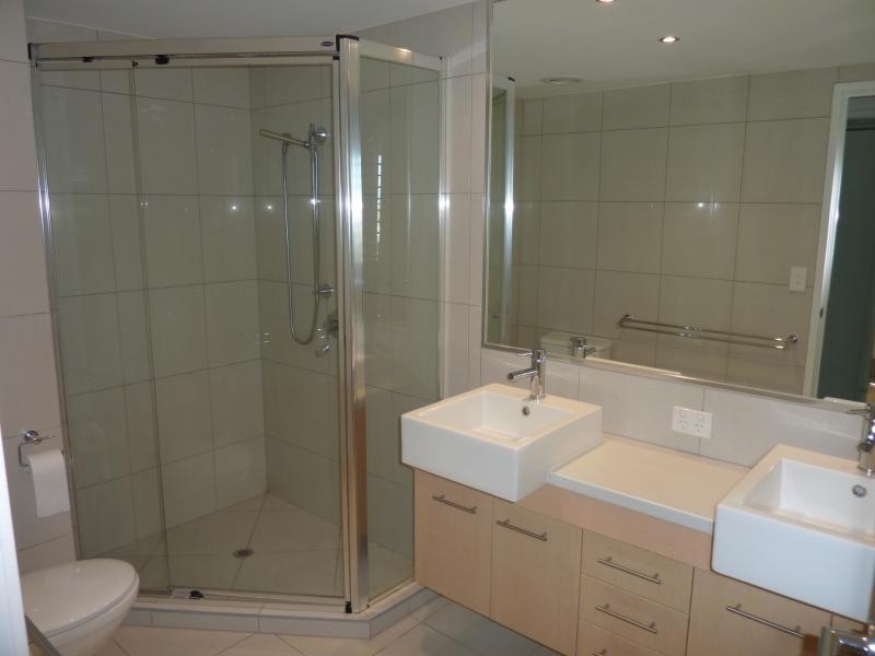 17/51 Grand Parade, Kawana Island QLD 4575