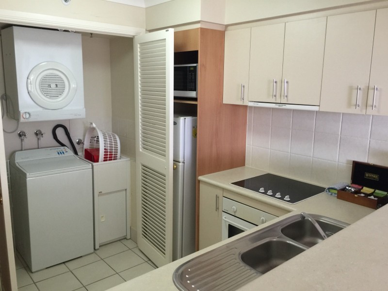 1033/2633 Gold Coast Highway, Broadbeach QLD 4218