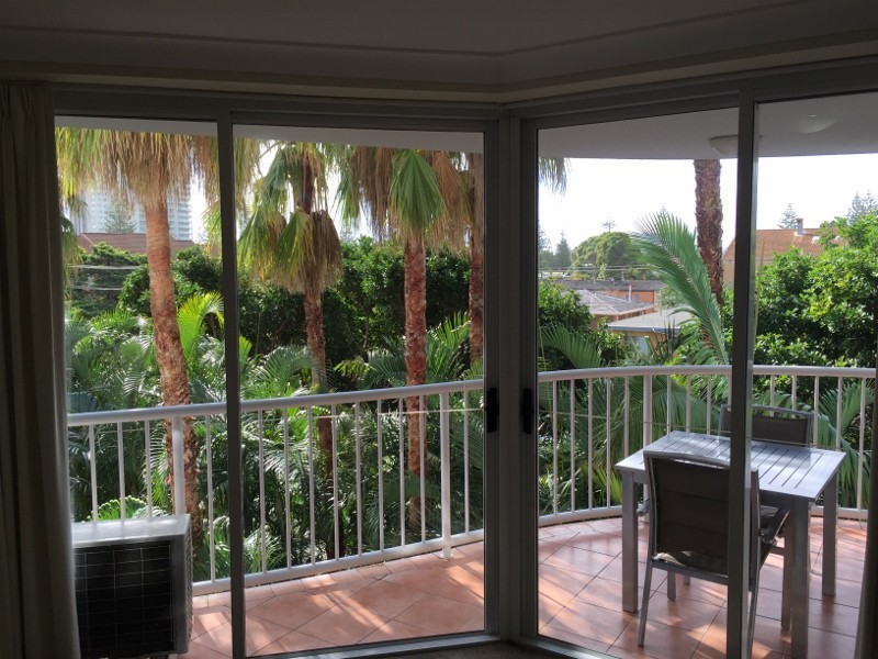 1033/2633 Gold Coast Highway, Broadbeach QLD 4218