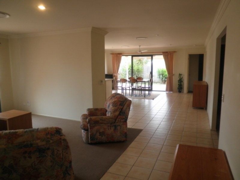 22 Holland Crescent, Wynnum West QLD 4178