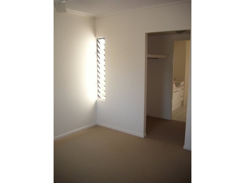 11/68 Pulgul Street, Urangan QLD 4655
