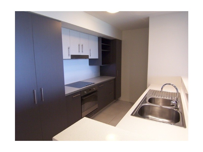 110/2 Riverwalk Ave, Robina QLD 4226