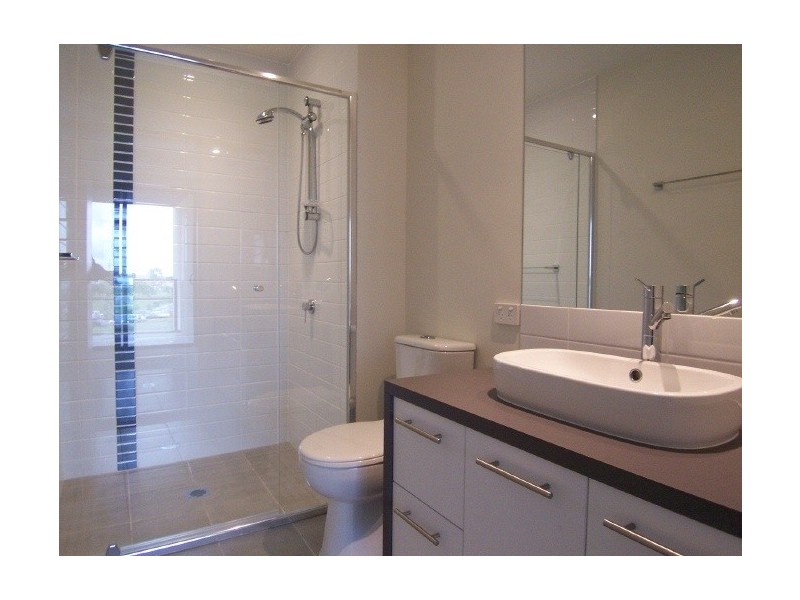 110/2 Riverwalk Ave, Robina QLD 4226