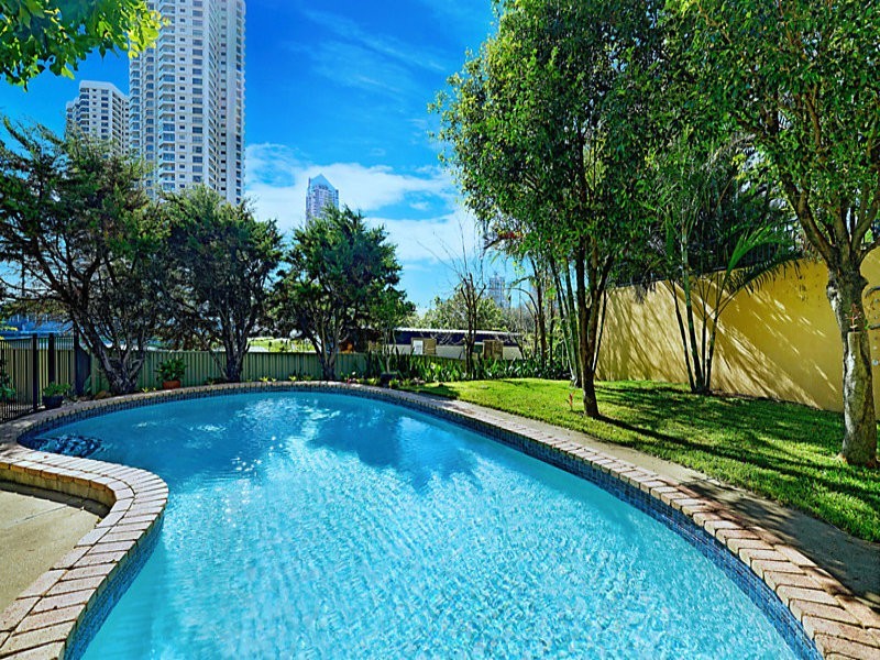 3/192 Ferny Avenue, Surfers Paradise QLD 4217