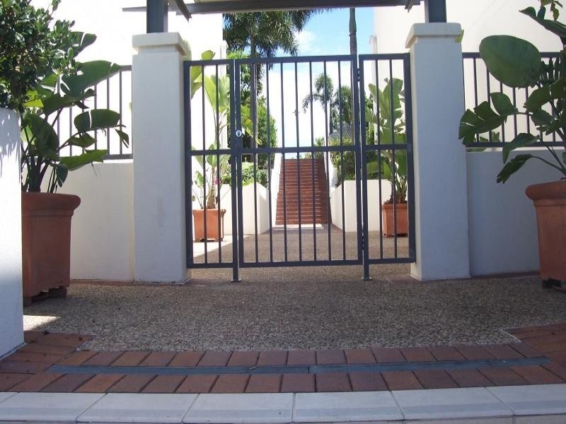 2/39-47 Oxlade Drive, New Farm QLD 4005