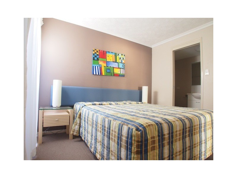 4 Omeo Street, Macgregor QLD 4109