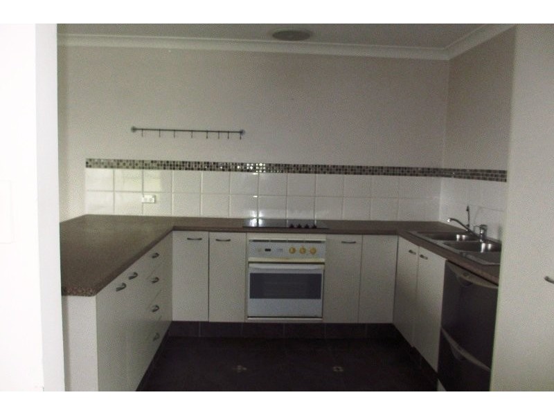 6 Crestridge Crescent, Oxenford QLD 4210