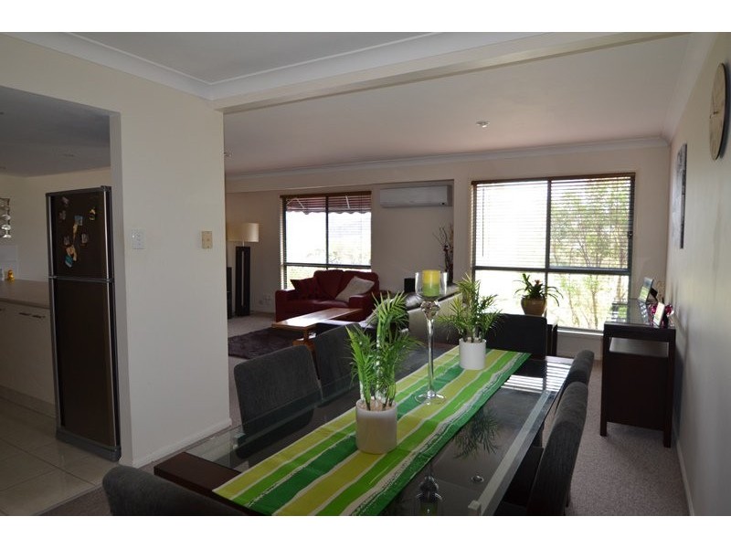 6 Crestridge Crescent, Oxenford QLD 4210