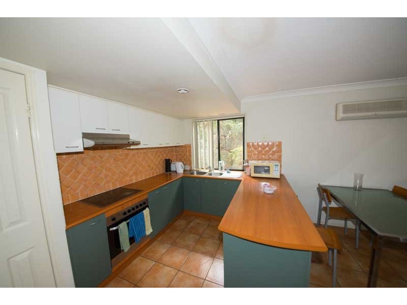 1158 Cavendish Rd, Mount Gravatt East QLD 4122