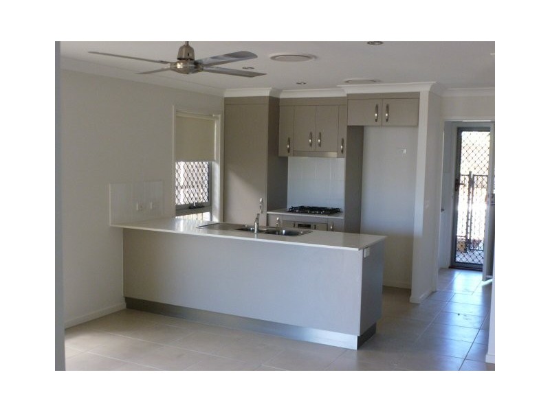 86 Carselgrove Ave, Fitzgibbon QLD 4018