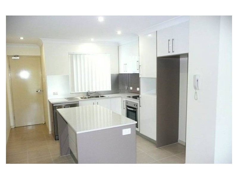 9 Victor Street, Holland Park QLD 4121