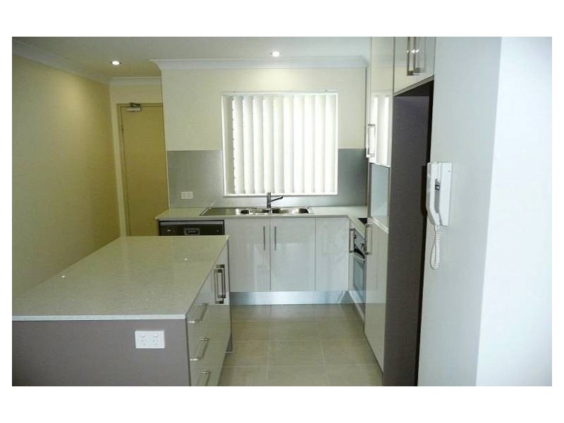 9 Victor Street, Holland Park QLD 4121