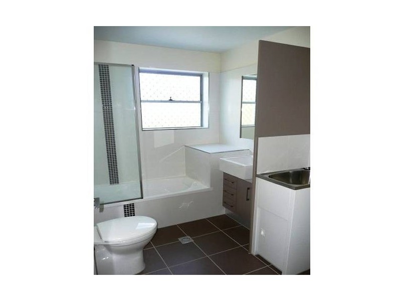 9 Victor Street, Holland Park QLD 4121