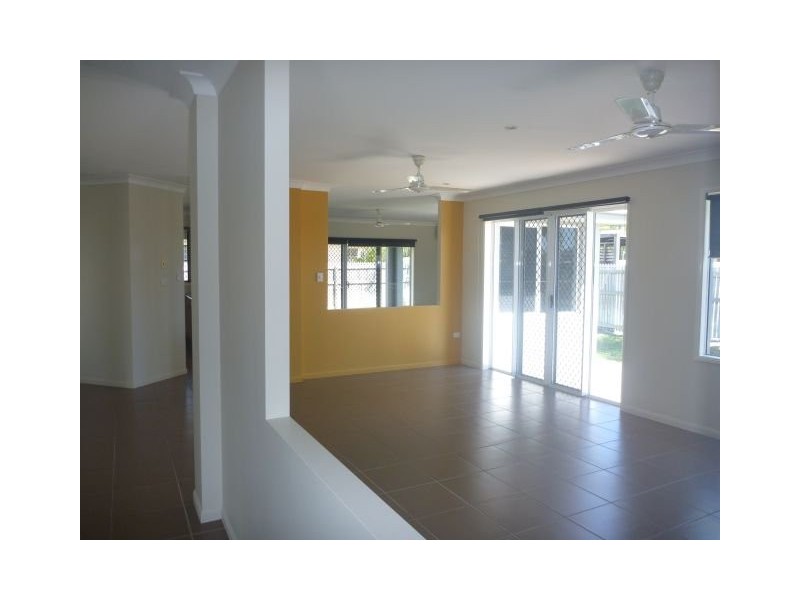 58 Euro Boulevard, Kirwan QLD 4817