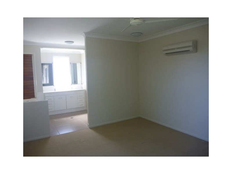 58 Euro Boulevard, Kirwan QLD 4817