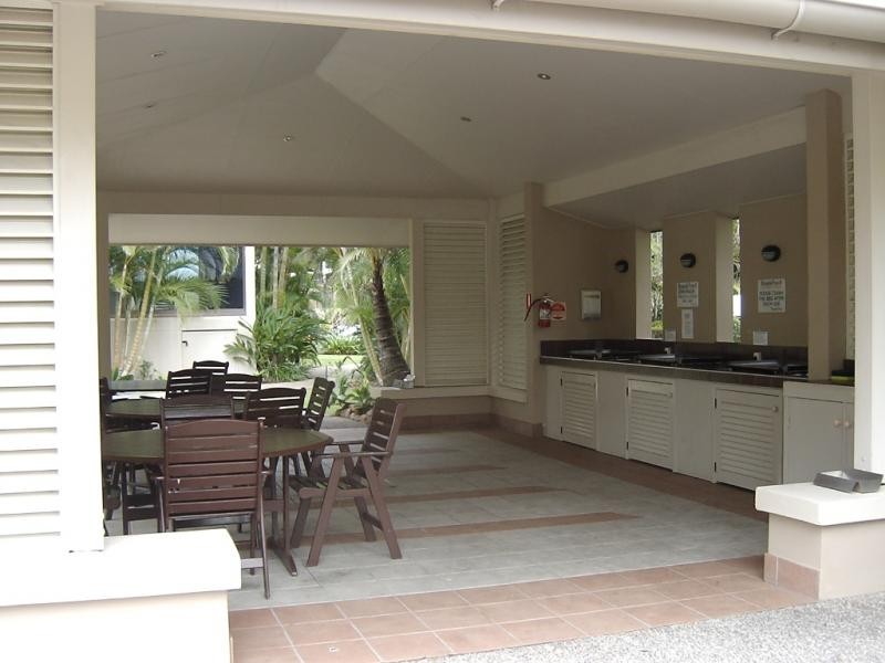 28 Northcliffe Terrace, Surfers Paradise QLD 4217