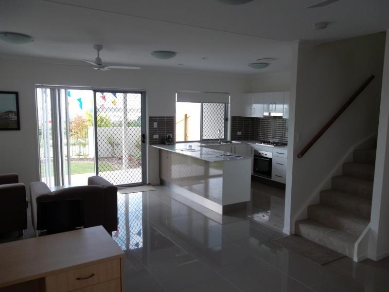 3 Photinia Cres, Mountain Creek QLD 4557