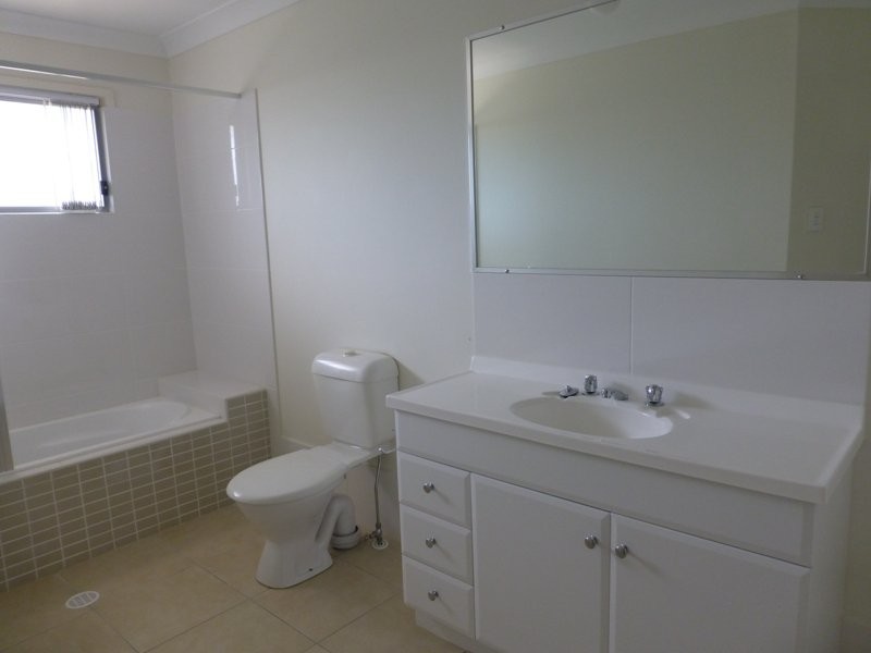 30 Carmarthen Circuit, Pacific Pines QLD 4211