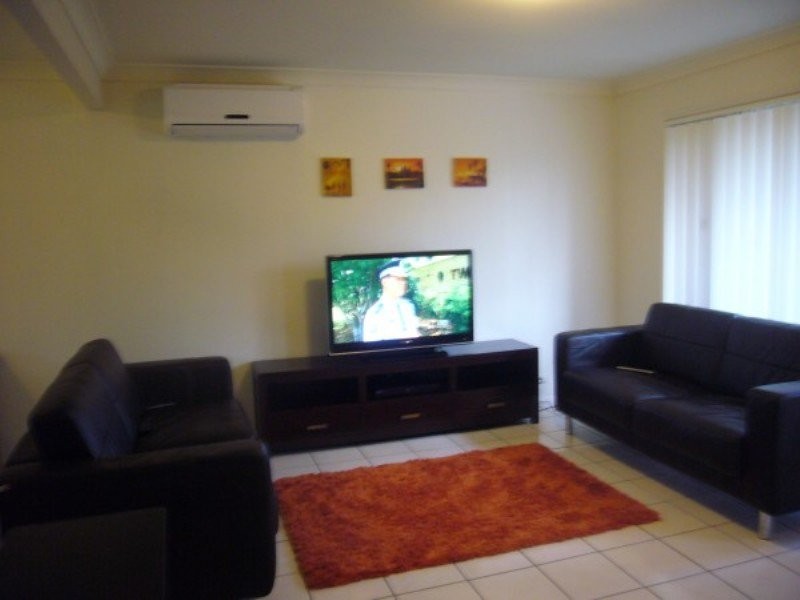 18 Batchworth Road, Molendinar QLD 4214