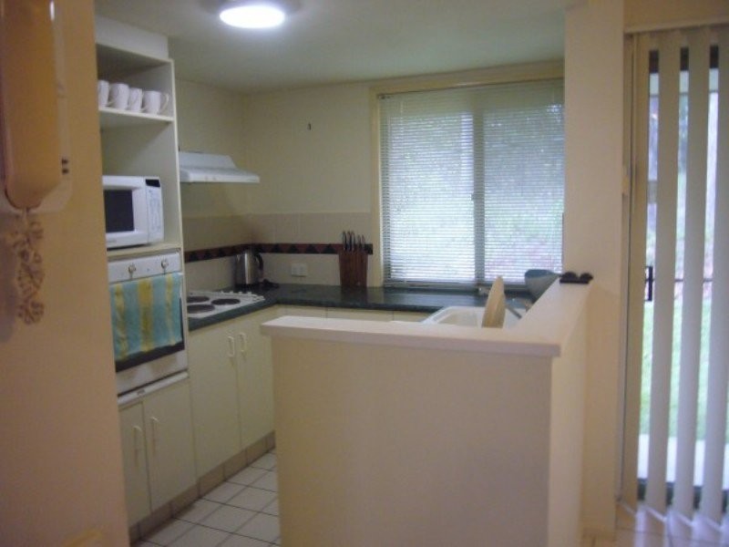 18 Batchworth Road, Molendinar QLD 4214