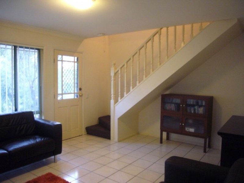 18 Batchworth Road, Molendinar QLD 4214