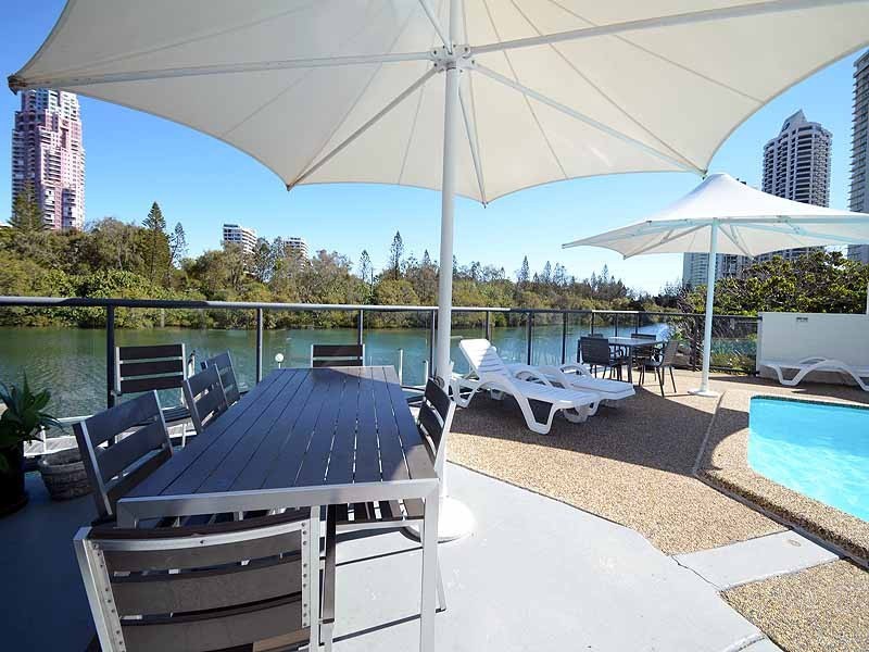 32/3490 Main Beach Parade, Main Beach QLD 4217