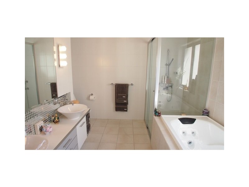 Quay South Drive, Carrara QLD 4211