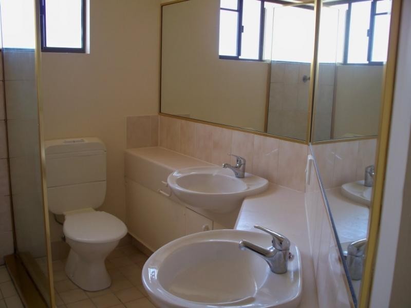 18/81 Boykambil Esp Nth, Hope Island QLD 4212