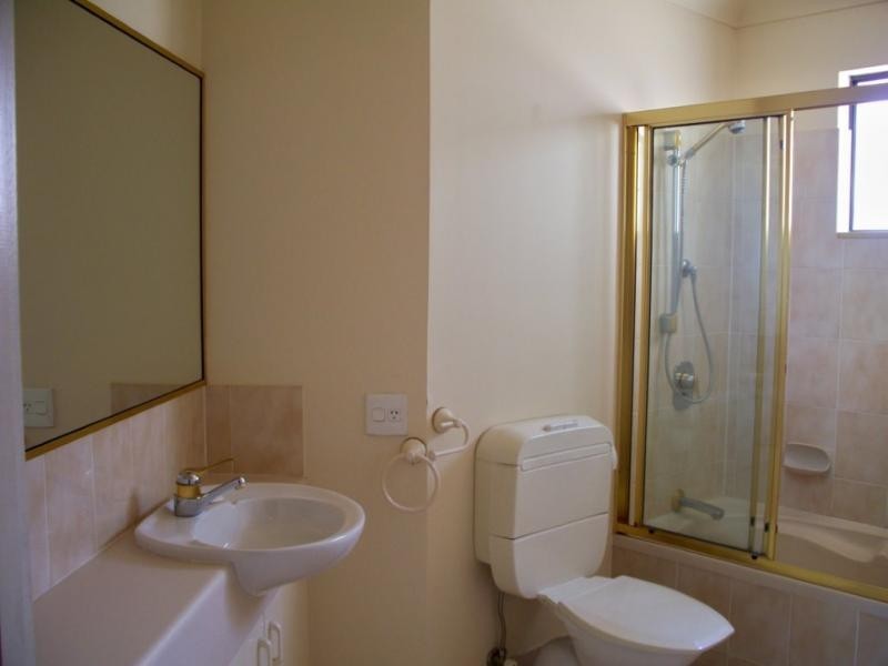 18/81 Boykambil Esp Nth, Hope Island QLD 4212